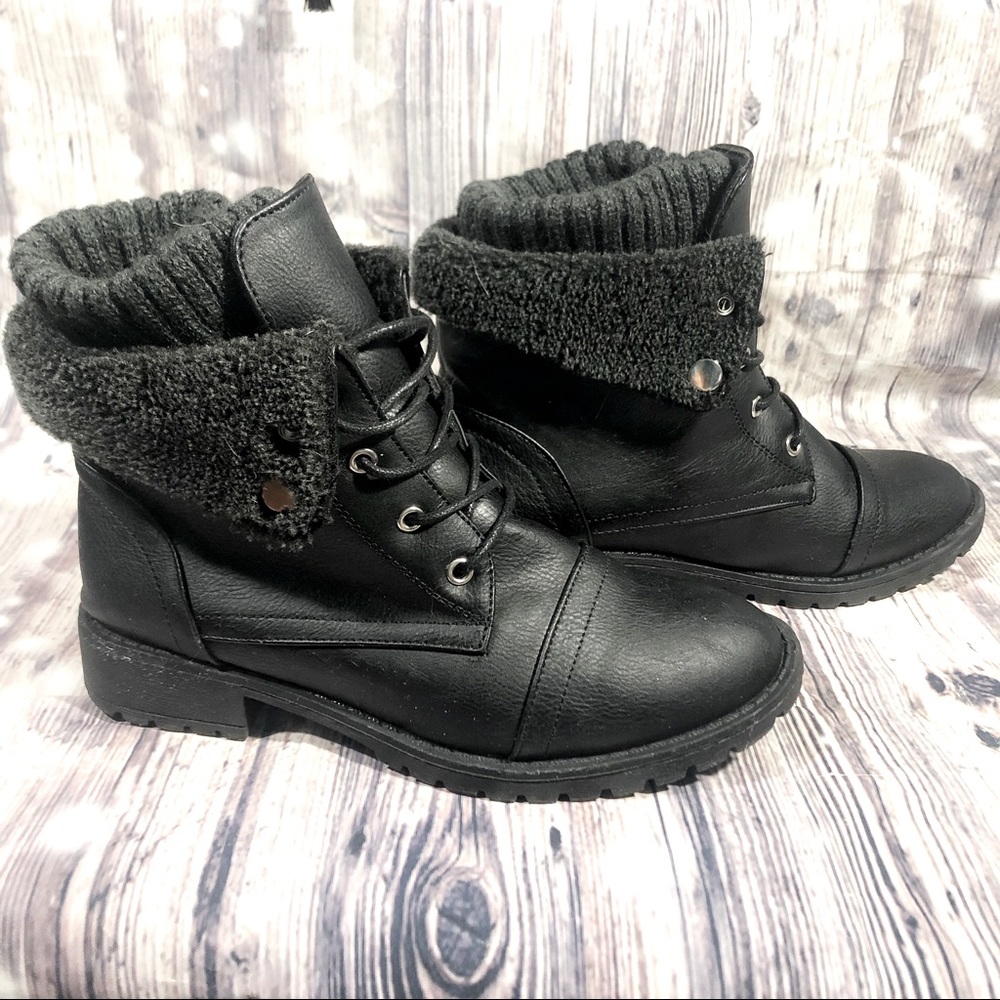 Light weight combat boots size 7